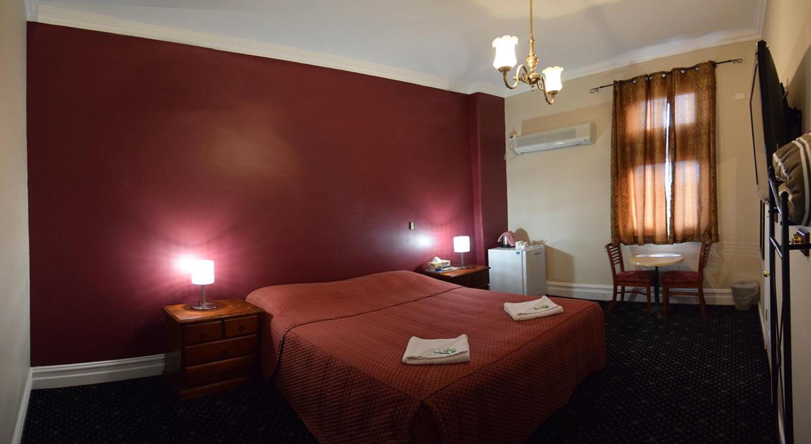 The Palace Hotel Kalgoorlie Room photo